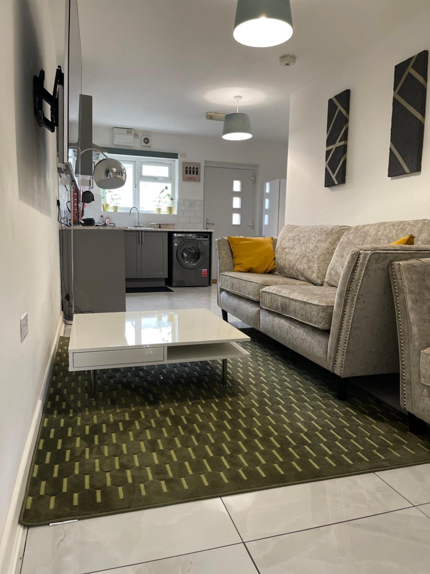 Apartment The Holloway Haven - 1 Bedroom - Private Access & Parking - Prime Location Near Centre