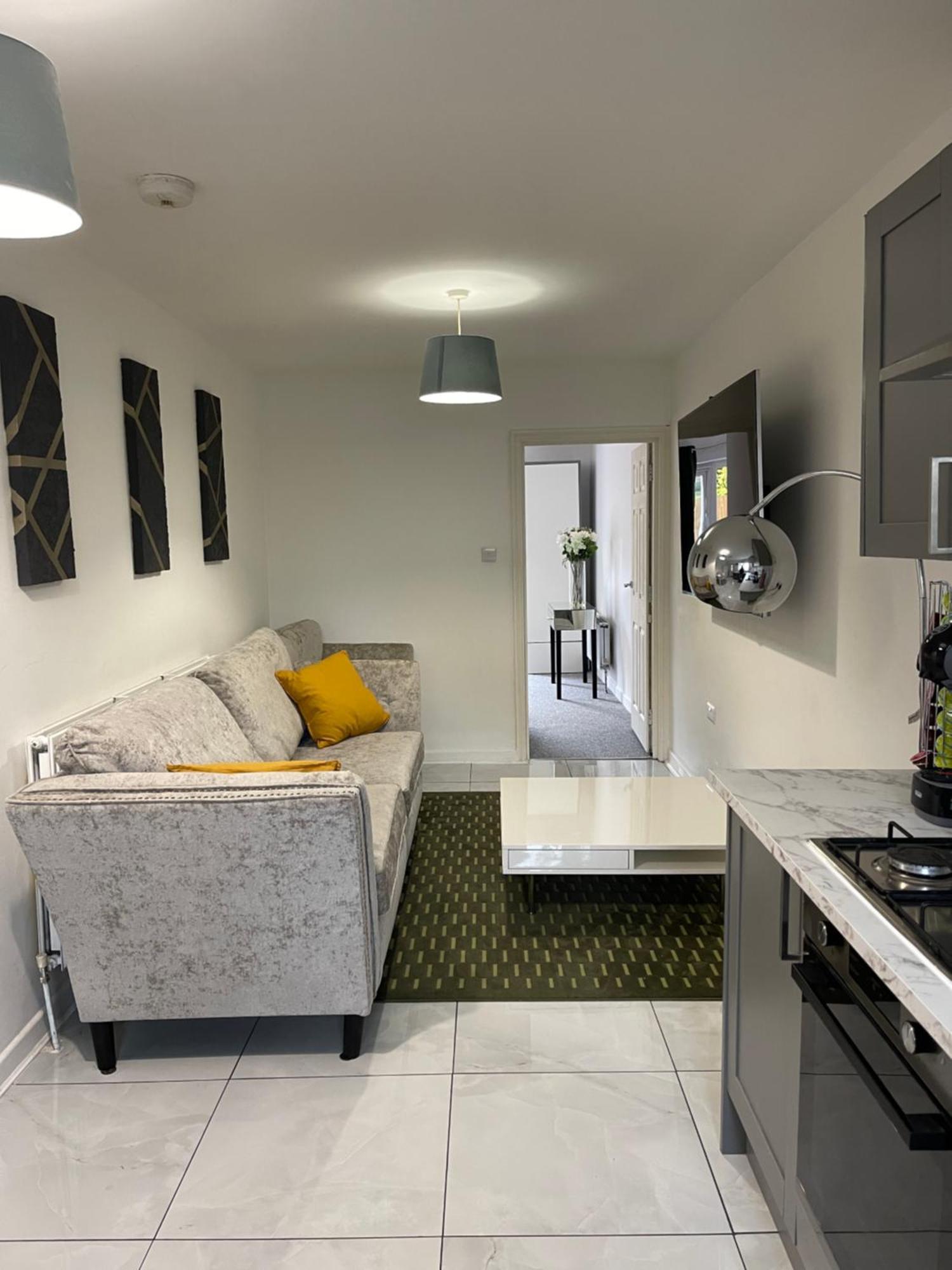 The Holloway Haven - 1 Bedroom - Private Access & Parking - Prime Location Near Centre * Oxford
